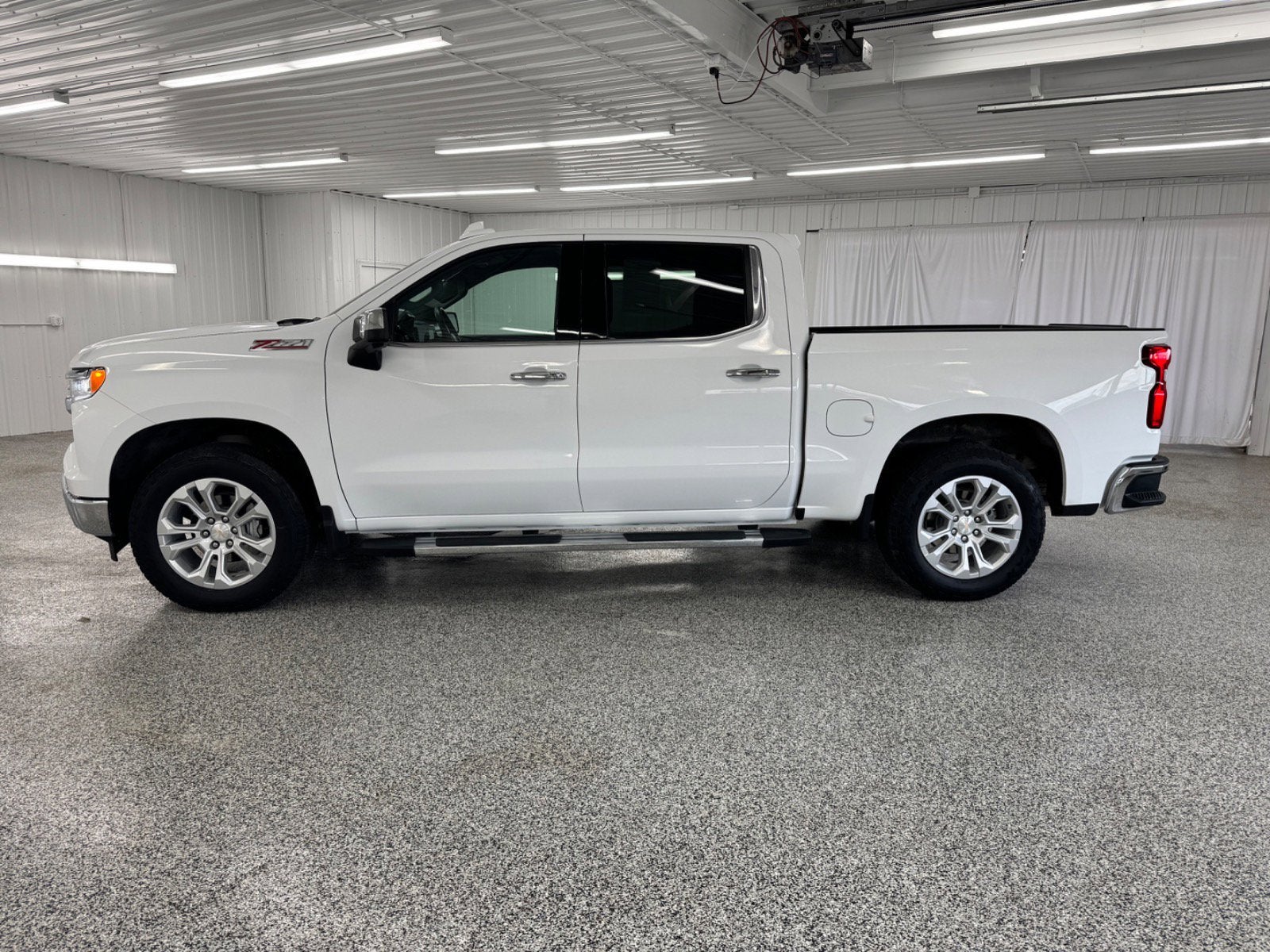 2025 Chevrolet Silverado 1500 — side profile view